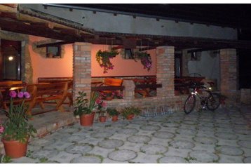 Slowakei Privát Čachtice, Exterieur